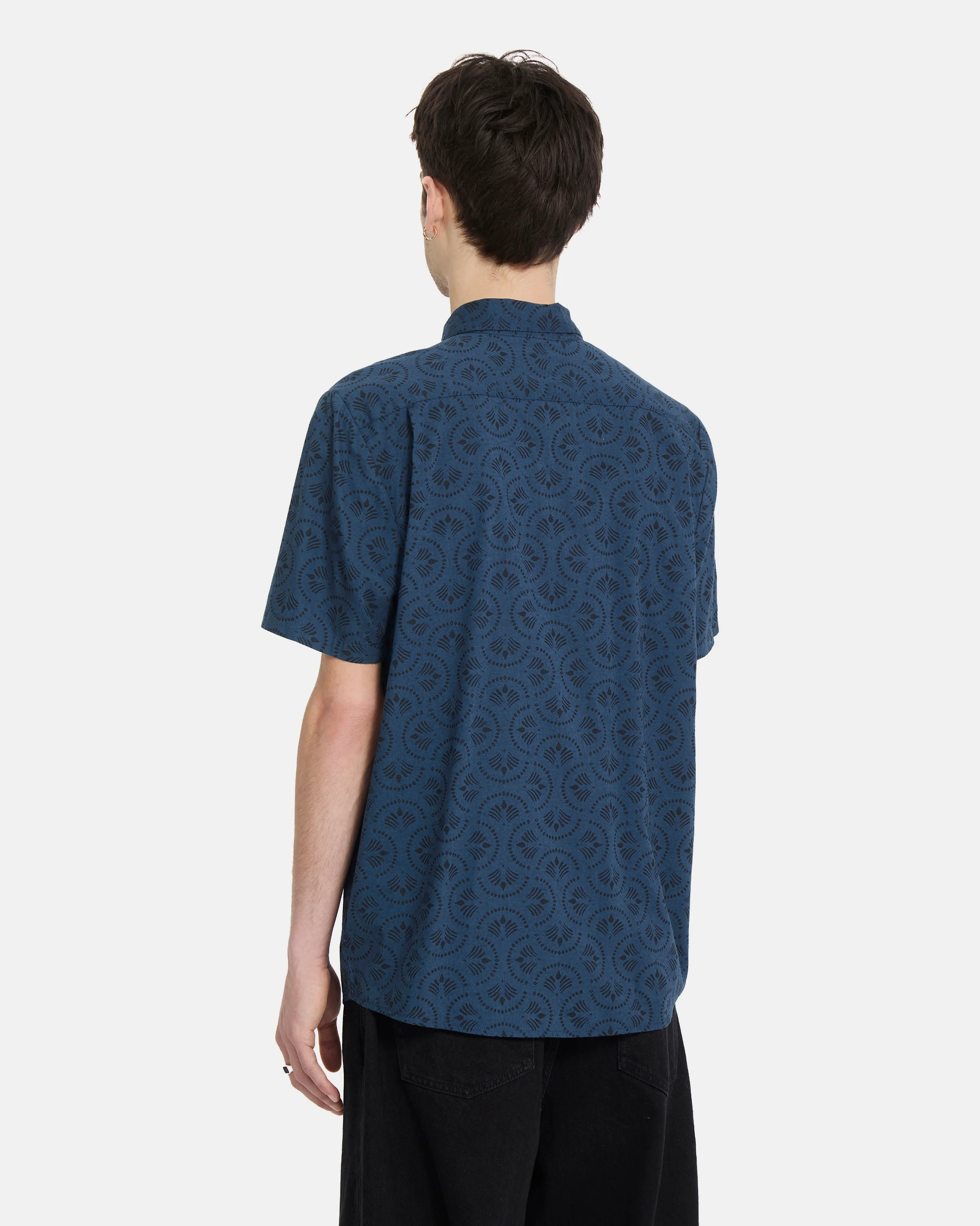 Men's Scaler Stone Woven Short Sleeve Shirt - Image 2