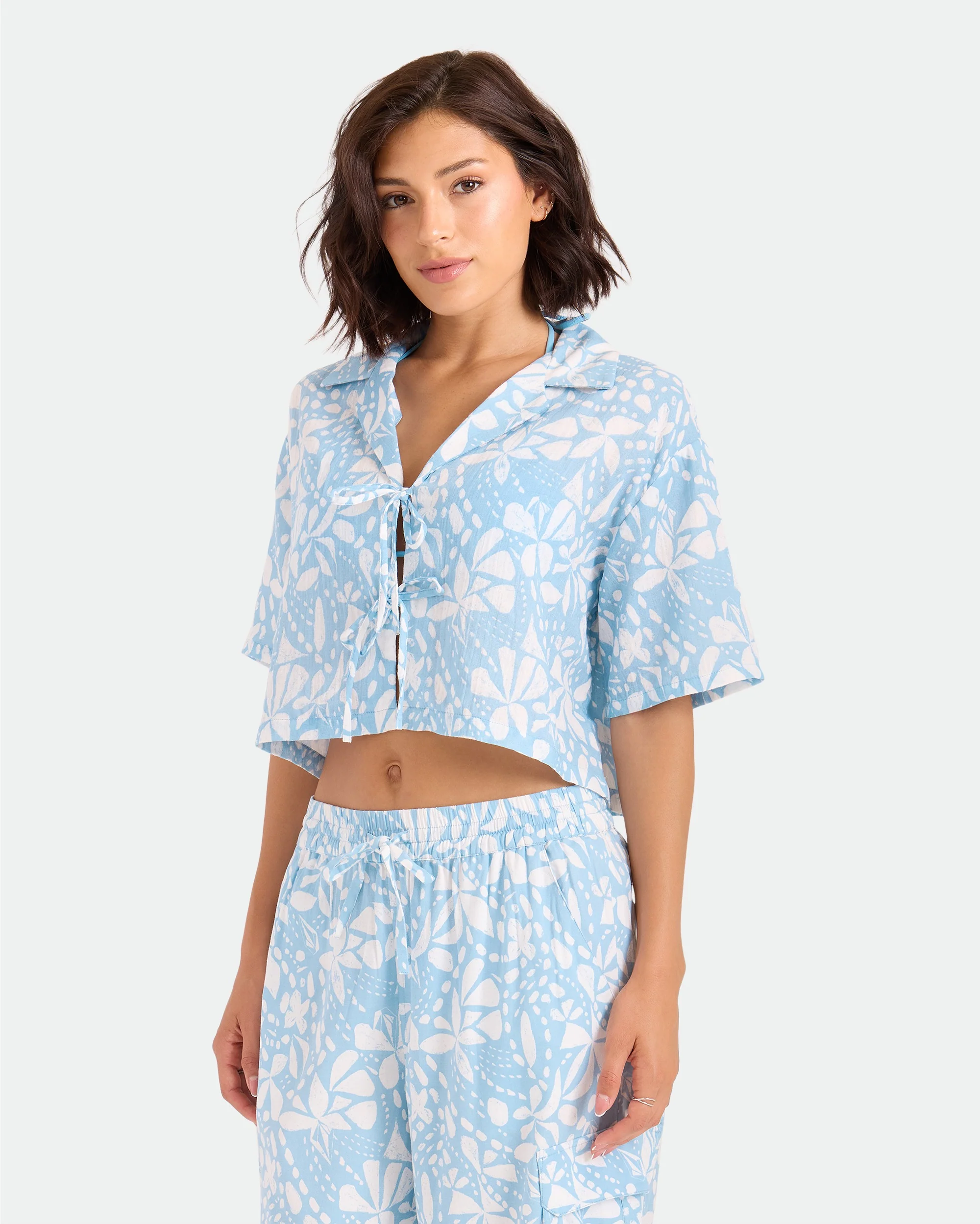 Women's Tied Up Crop Shirt - Image 5